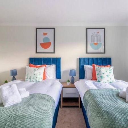 Trendy Sea View 2 Bedroom Sleeps 6 - Free Parking Bournemouth Buitenkant foto